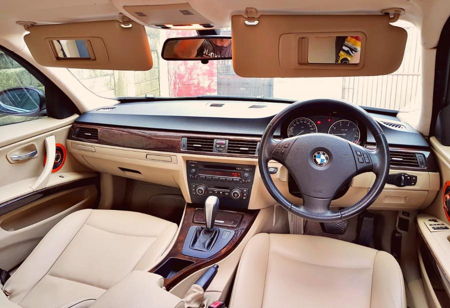 Tampilan Dashboard BMW E90 Indonesia